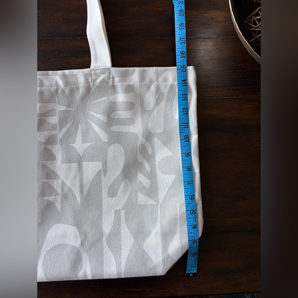 Vuori 10 year Anniversary Patterned Tote Bag - Picture 6 of 9